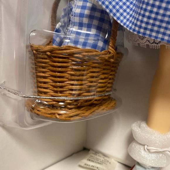 WIZARD OF OZ DOROTHY MUSICAL DOLL FRANKLIN MINT ORIGINAL BOX & MUSIC BOX - Picture 10 of 11